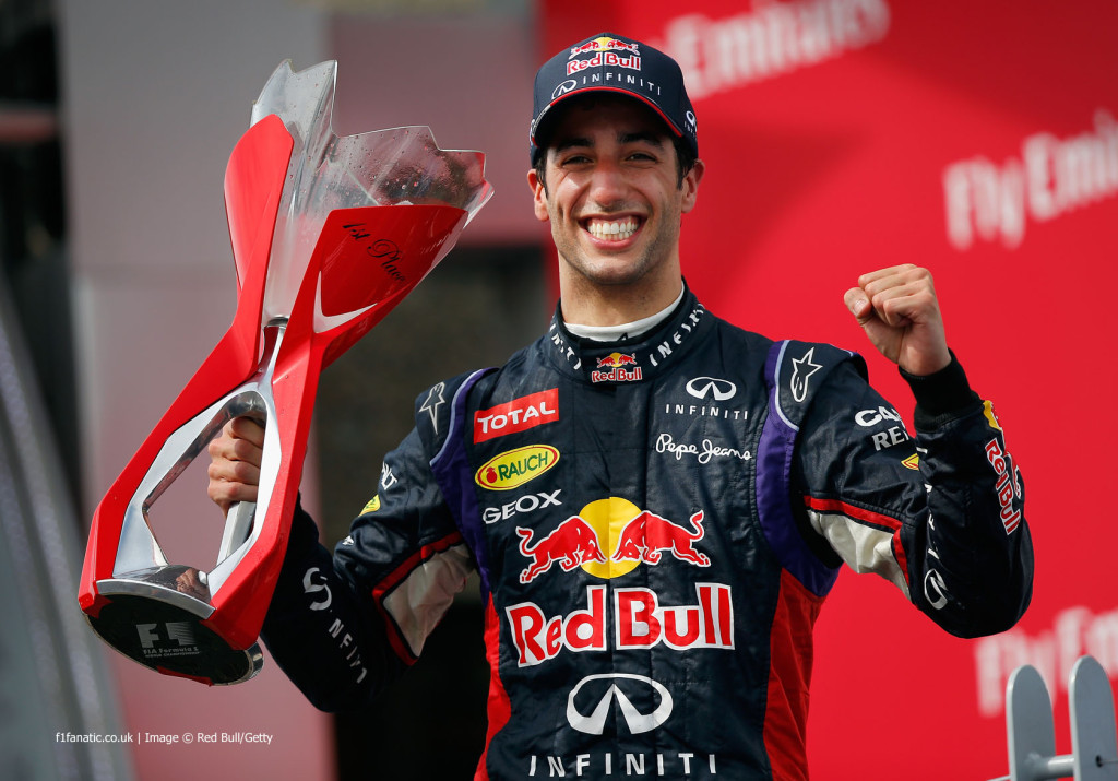 Daniel Ricciardo tähistamas