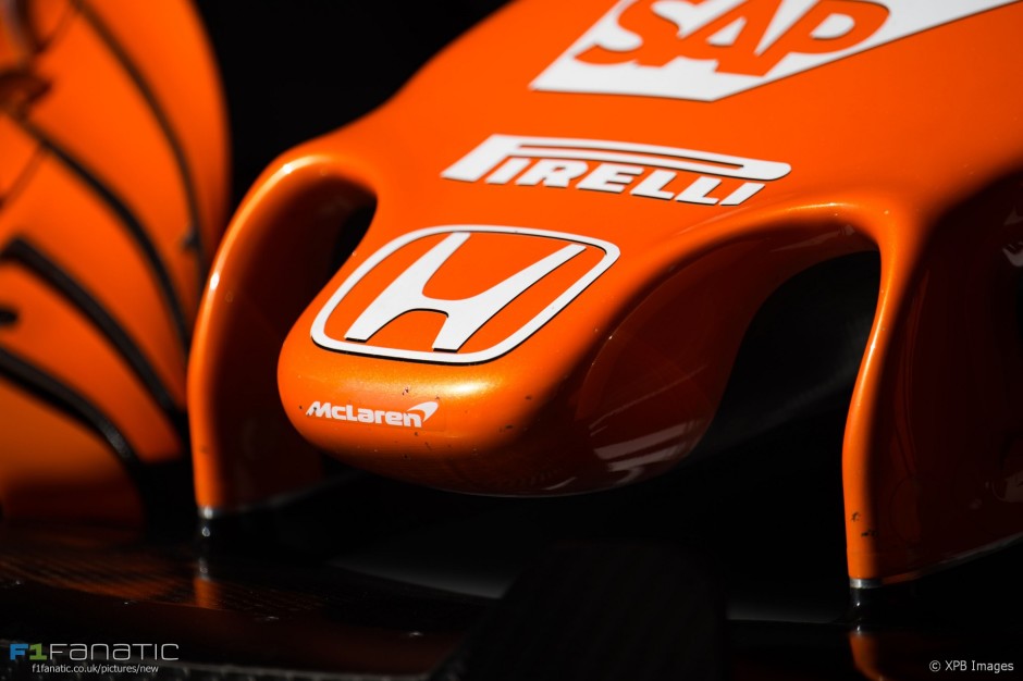 McLaren Honda, Barcelona testidel